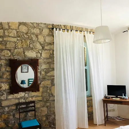 Oda ve Kahvaltı Relais Maffia